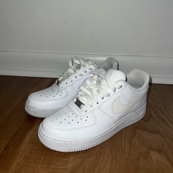 White Uptowns - Picture 1 of 4
